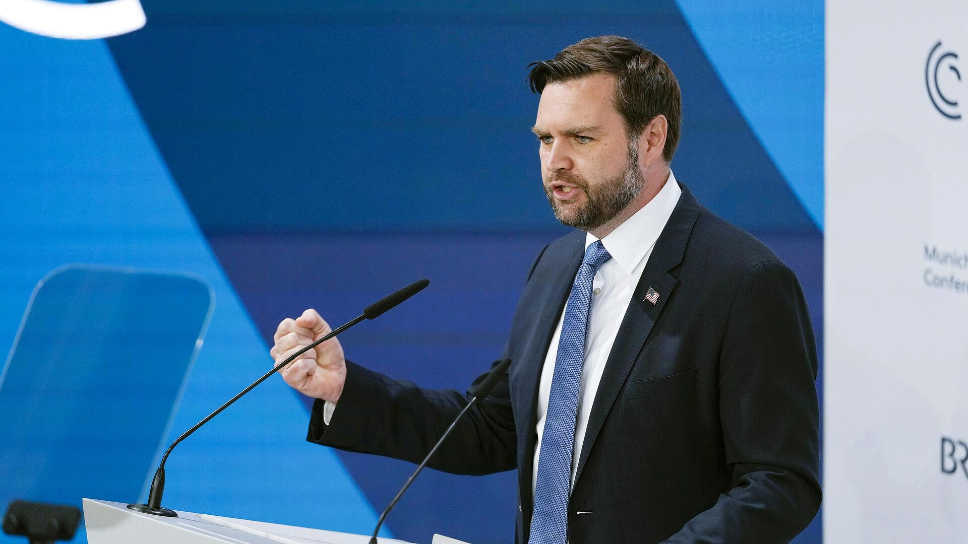 Вэнс указал на важность начала диалога Москвы и Киева