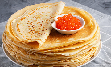 В российских магазинах появилась косметика со вкусом блинов с красной икрой