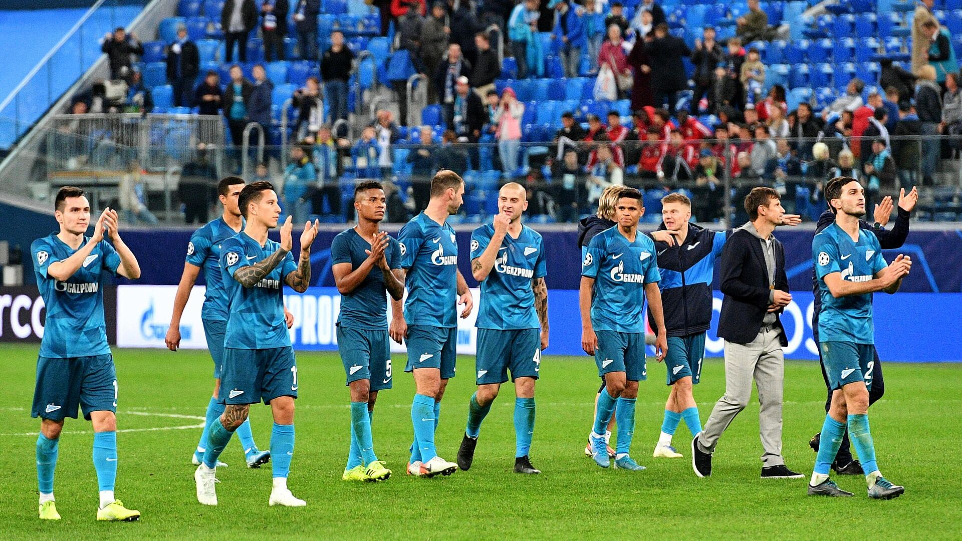 "Зенит" проведет два товарищеских матча с "Шанхай Портом"