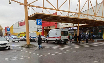 Задержанного за нападение в Петербурге доставили в полицию