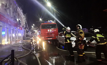 При пожаре в многоквартирном доме в Ялте пострадали два человека