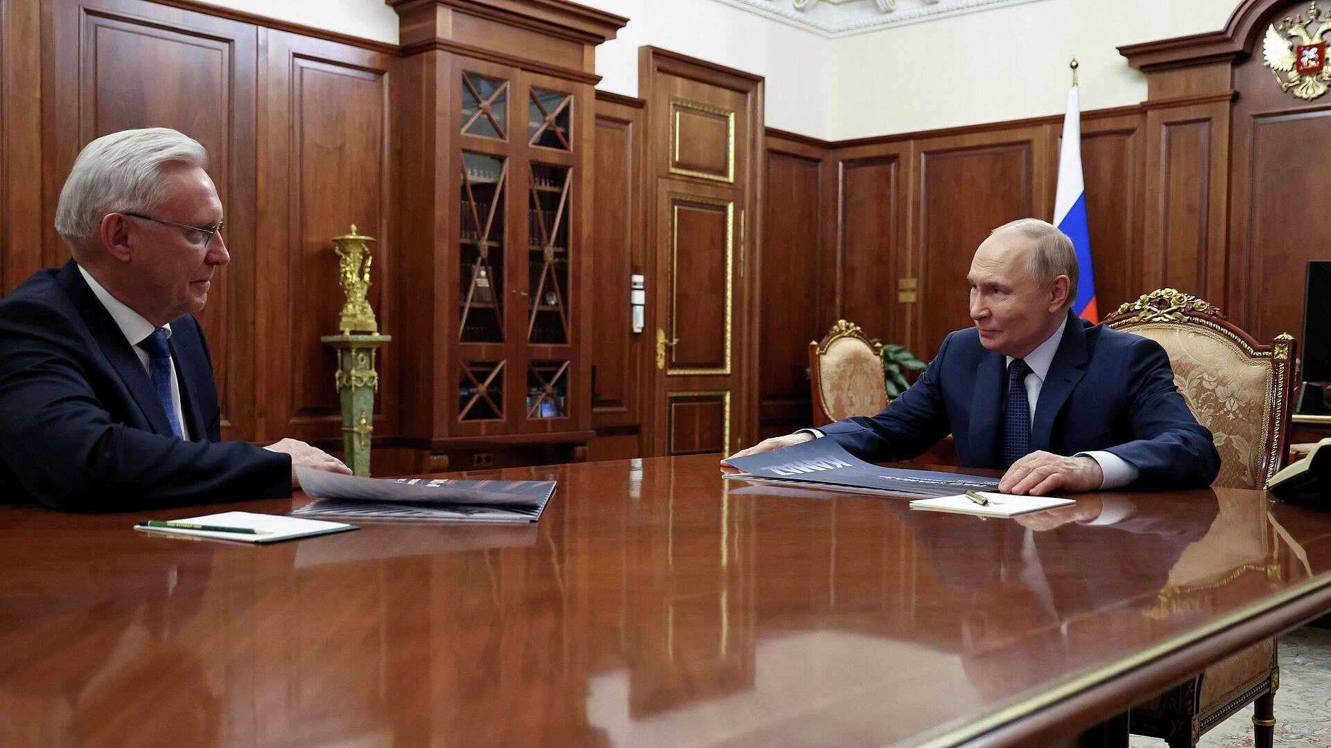 Путин и Когогин обсудили работу лагерей, построенных для "КамАЗа" при СССР