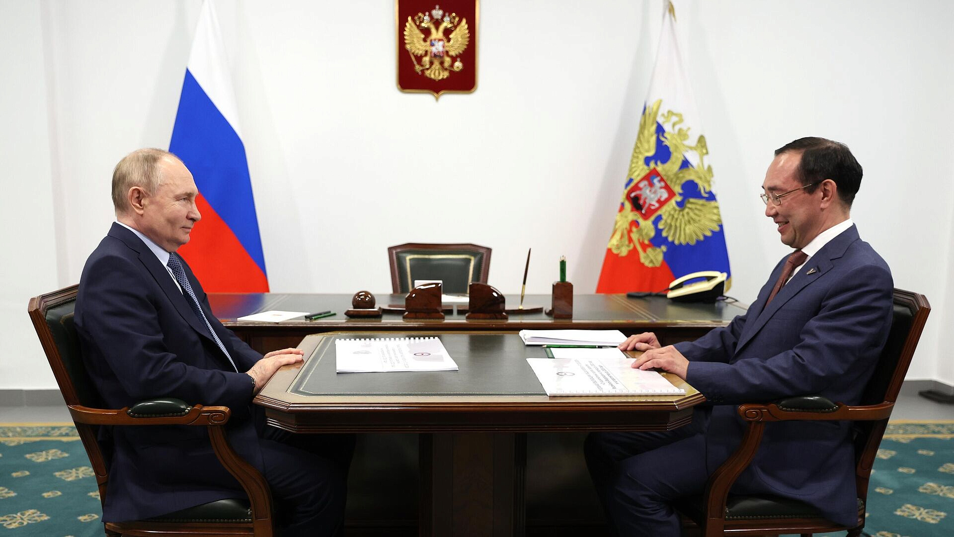 Семьи военнослужащих СВО должны быть в центре внимания, заявил Путин