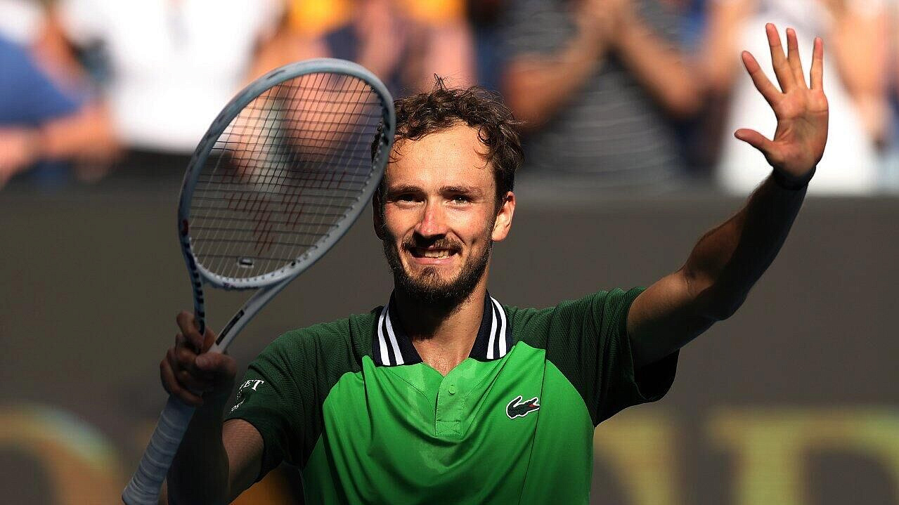 "Расстроил кучу людей". Медведев рассказал о победе над Карлосом