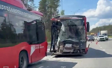 Одного из пострадавших в ДТП в Казани госпитализировали