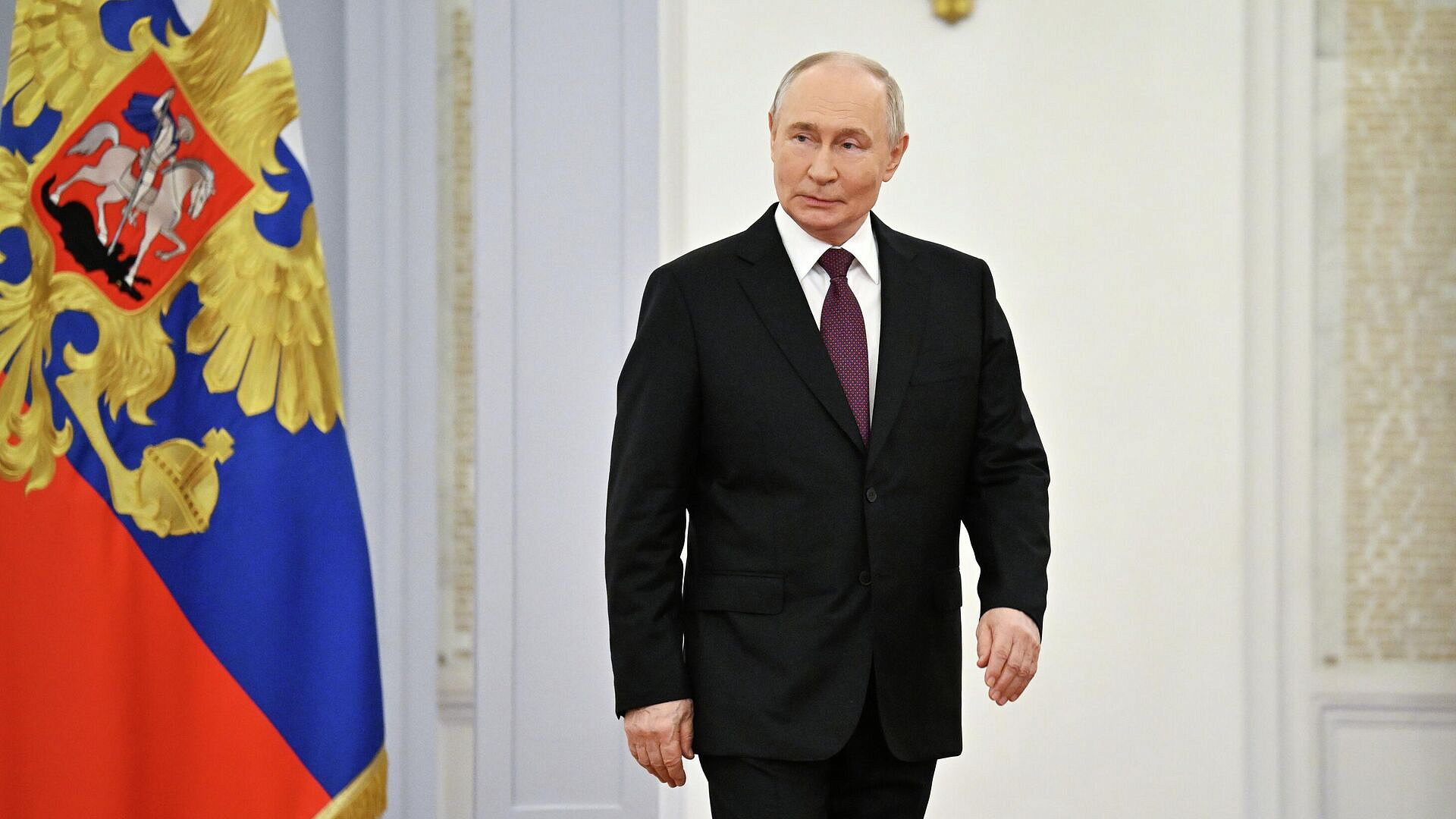 Путин поздравил комитет по внешним связям Петербурга с юбилеем