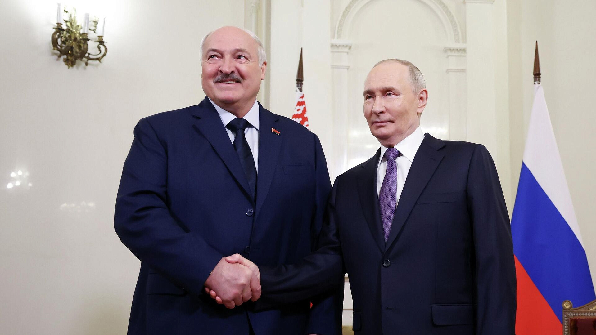 Минск и Москва смогут построить неделимый союз, считает Лукашенко