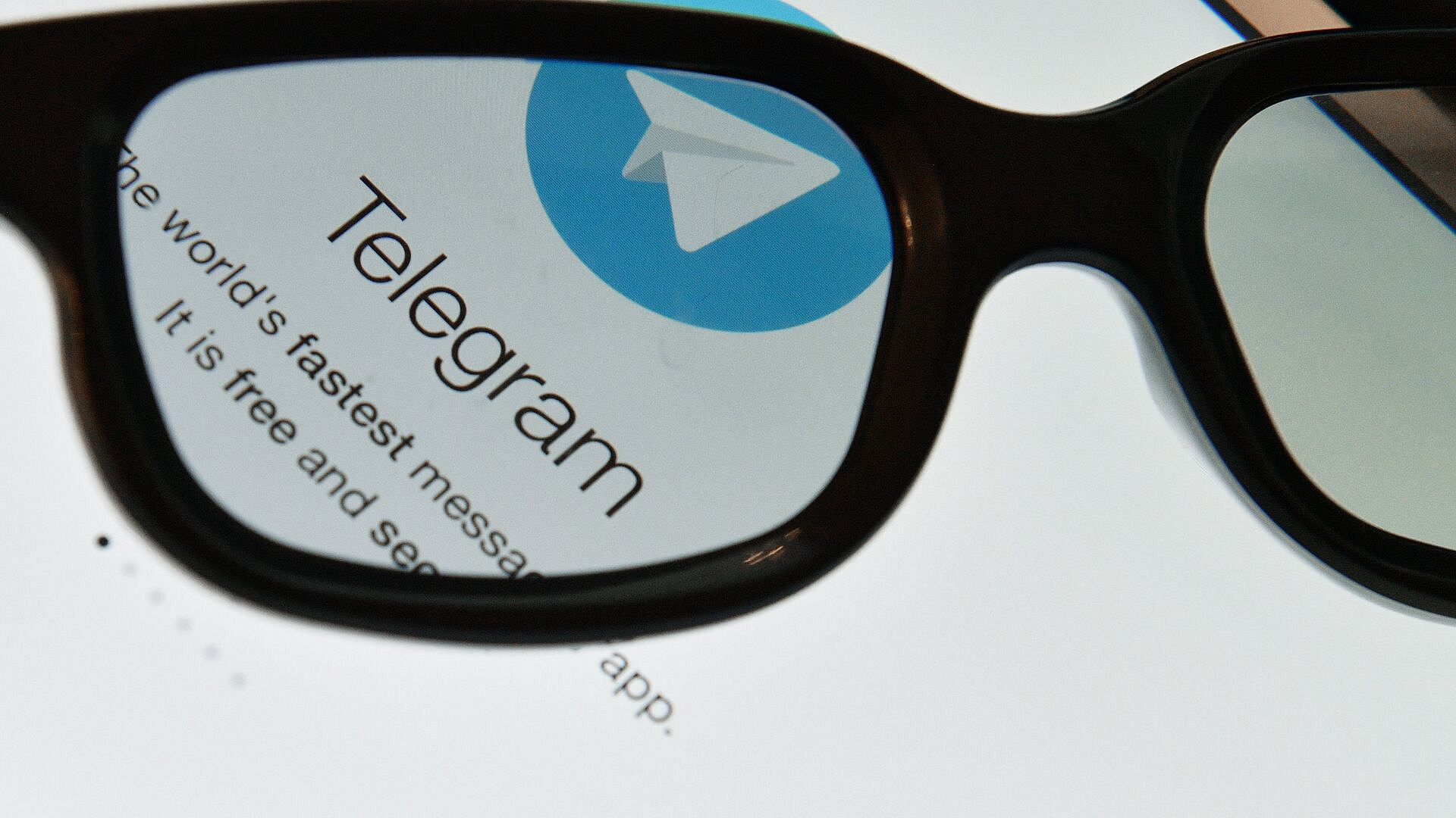 Песков заявил, что Кремлю неизвестно о контактах с руководством Telegram