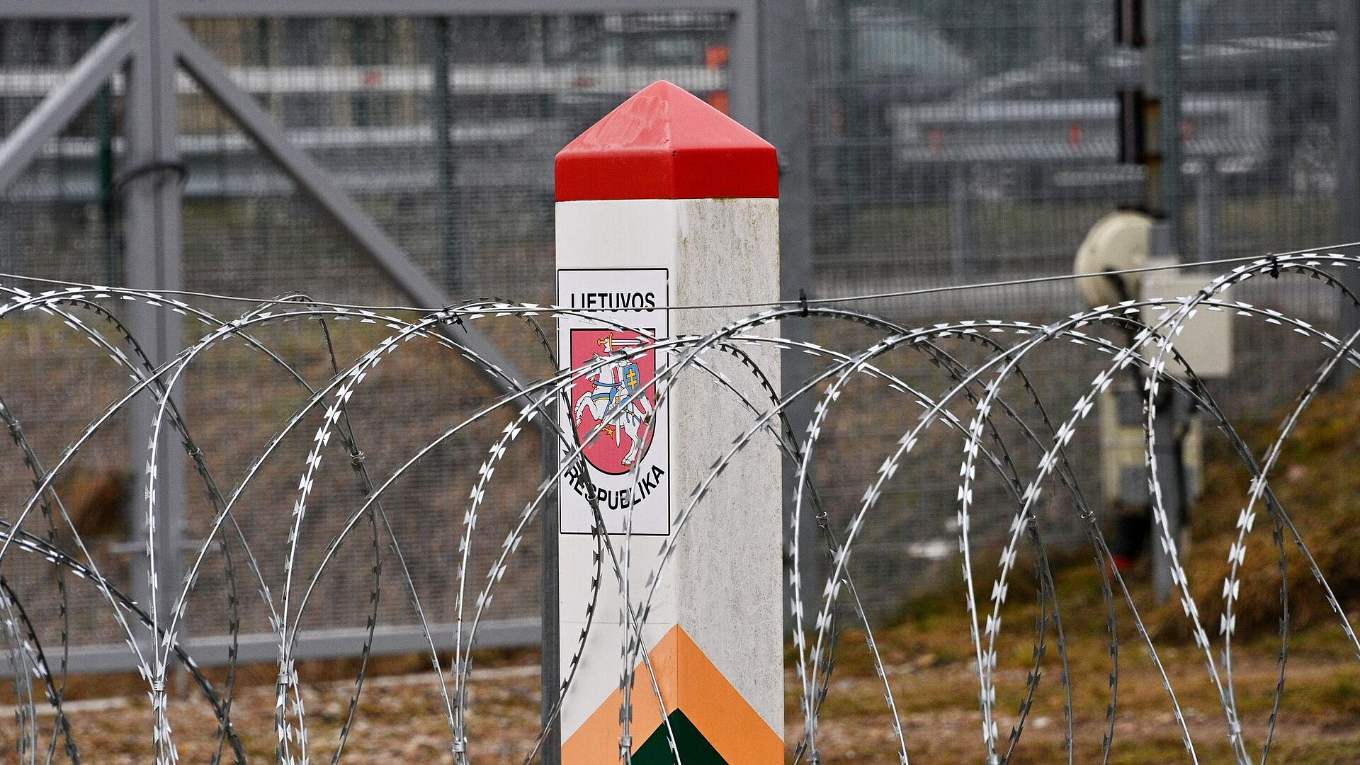 Вторую за неделю группу нарушителей задержали в Белоруссии у границы с Литвой