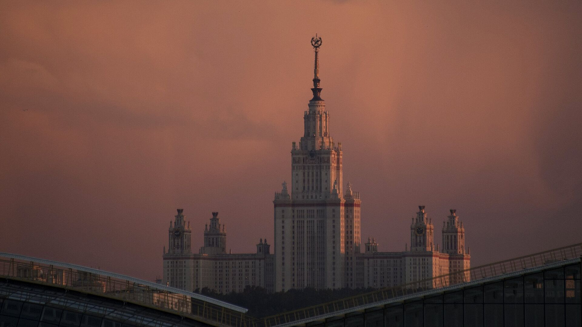 Путин в пятницу проведет заседание попечительского совета МГУ