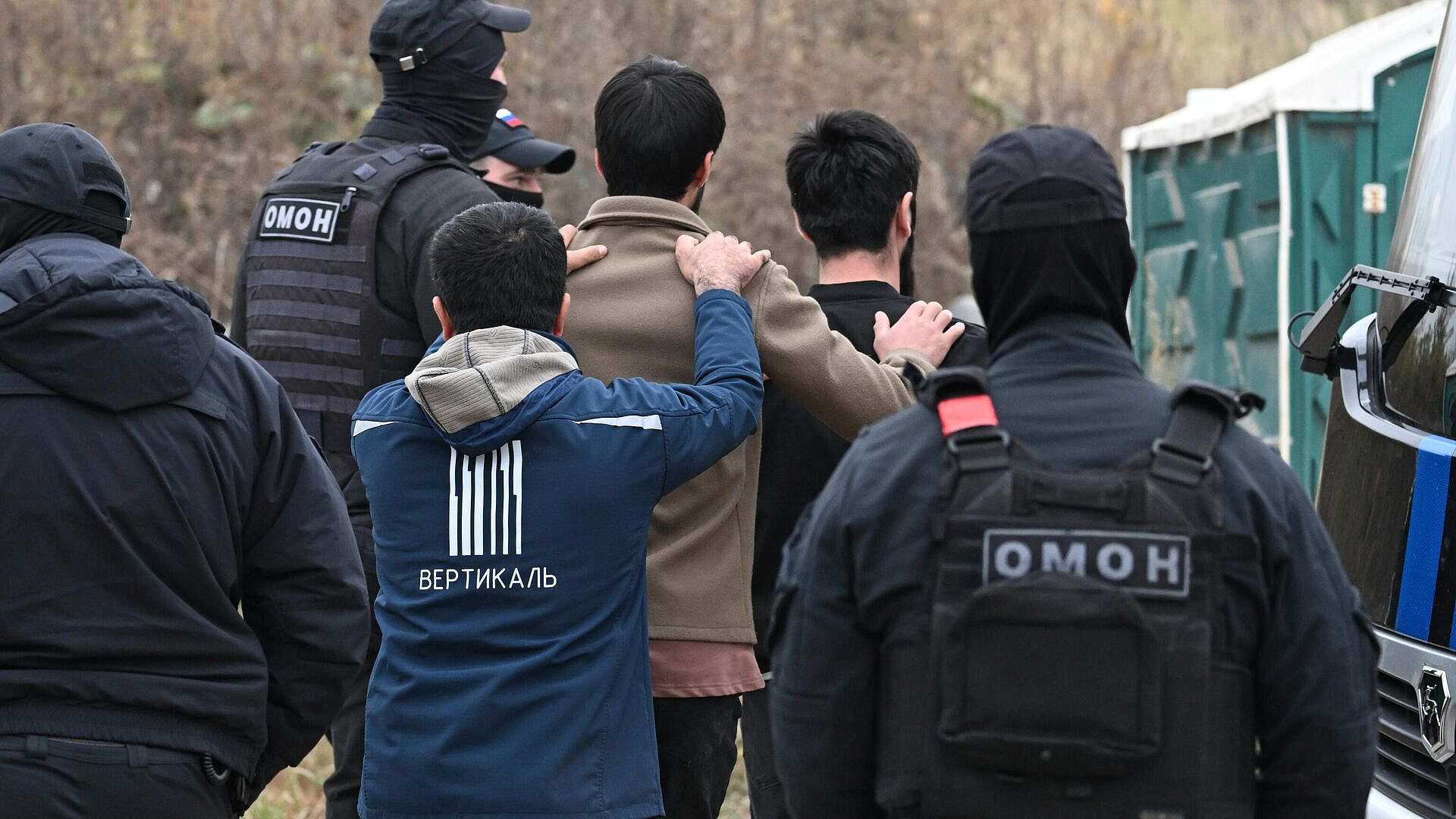 Попавшие под режим высылки иностранцы не смогут получить права в России