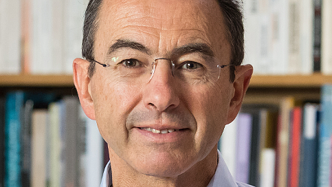 Неизвестные нанесли граффити на дом министра внутренних дел Франции