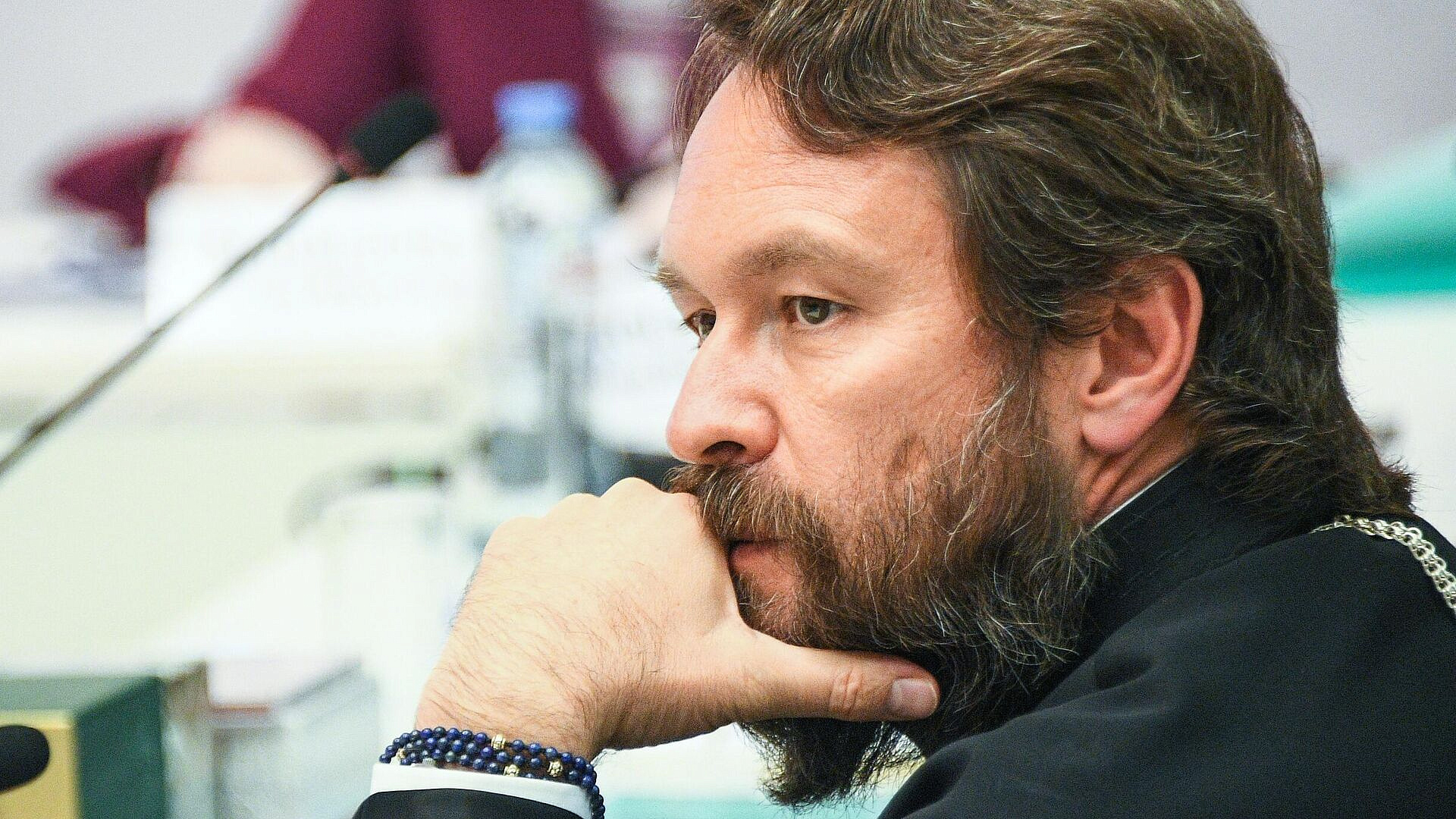 Митрополит Иларион заявил, что на запрещенных веществах нет его отпечатков