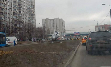 В Москве электробус столкнулся с автомобилем
