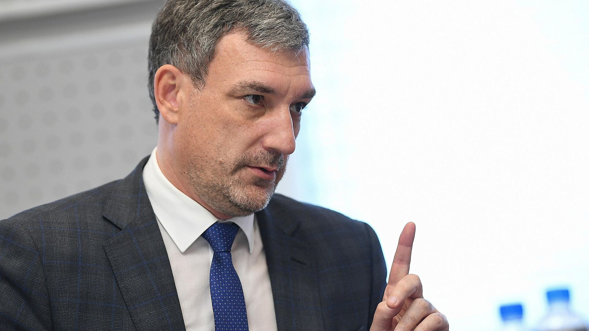 Губернатор Приамурья проголосовал на выборах президента