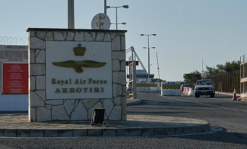 Британия может направить морпехов на Кипр после удара дрона, пишут СМИ