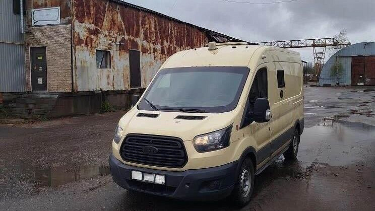 Новгородцы отправили бойцам СВО бронированный автомобиль