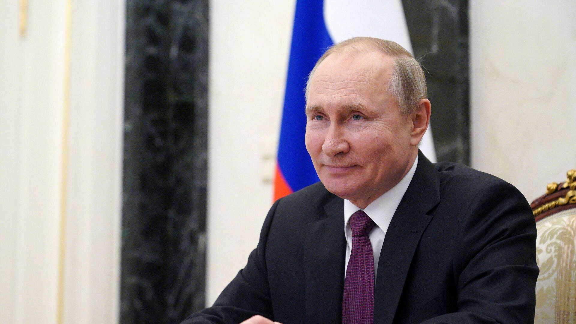 Путин назвал ансамбль Локтева выдающейся школой самореализации 