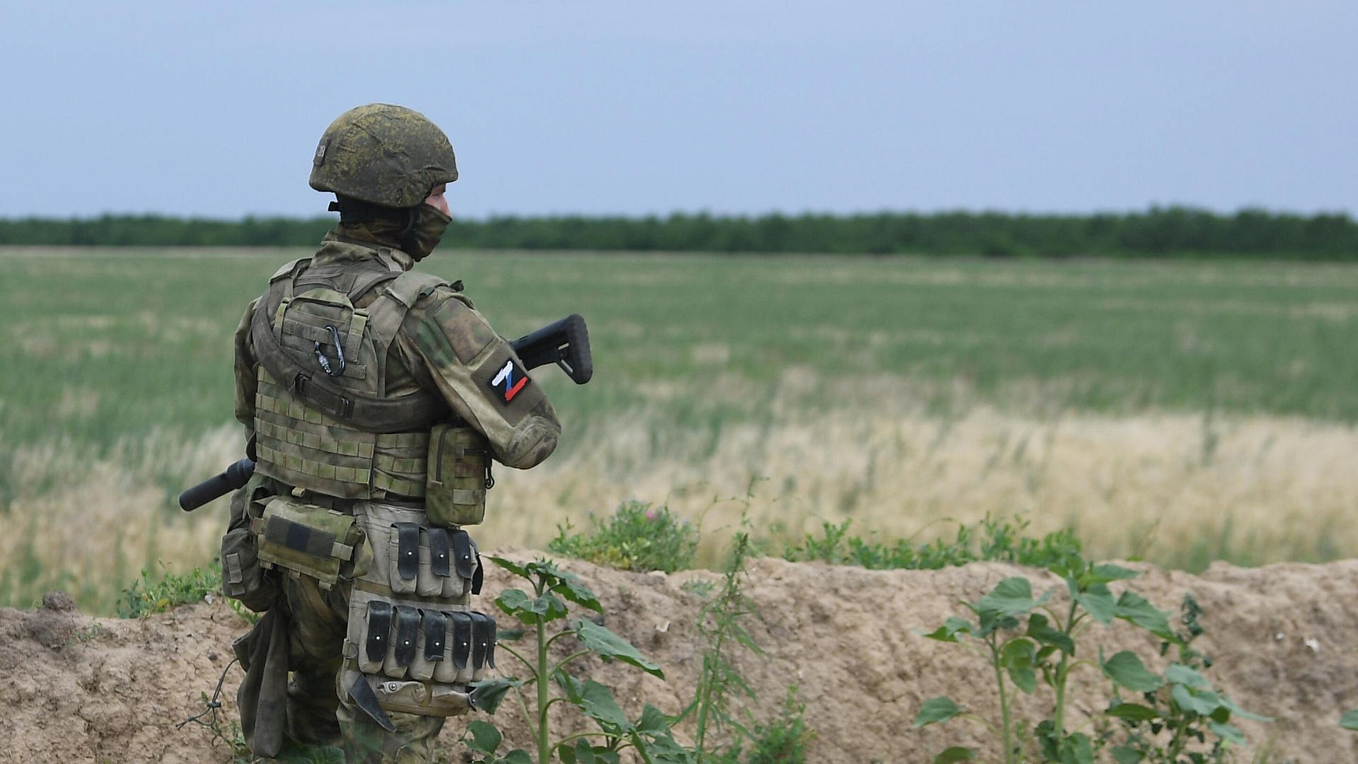 Боец ВС России уничтожил около десяти дронов ВСУ за 40 минут