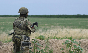 Боец ВС России уничтожил около десяти дронов ВСУ за 40 минут