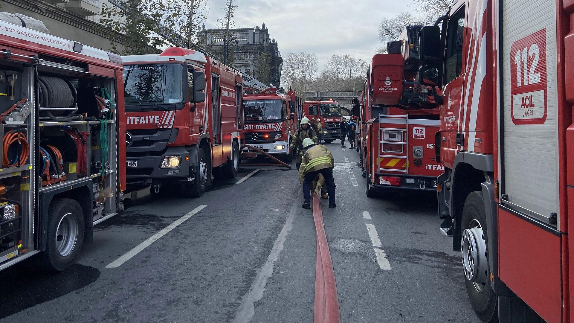 На северо-западе Турции прогремел взрыв в жилом здании