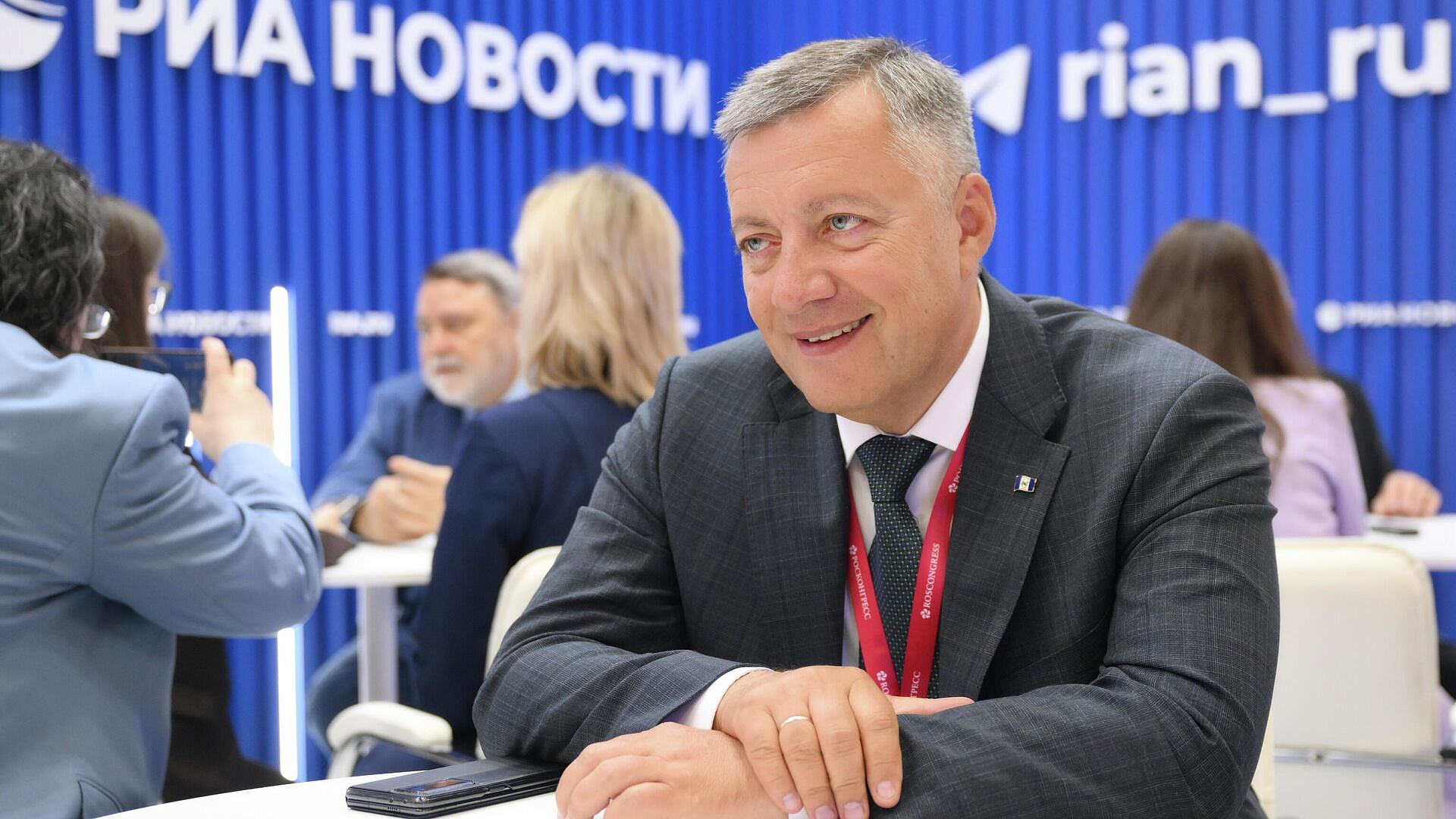 Глава области оценил новую поликлинику в Иркутске