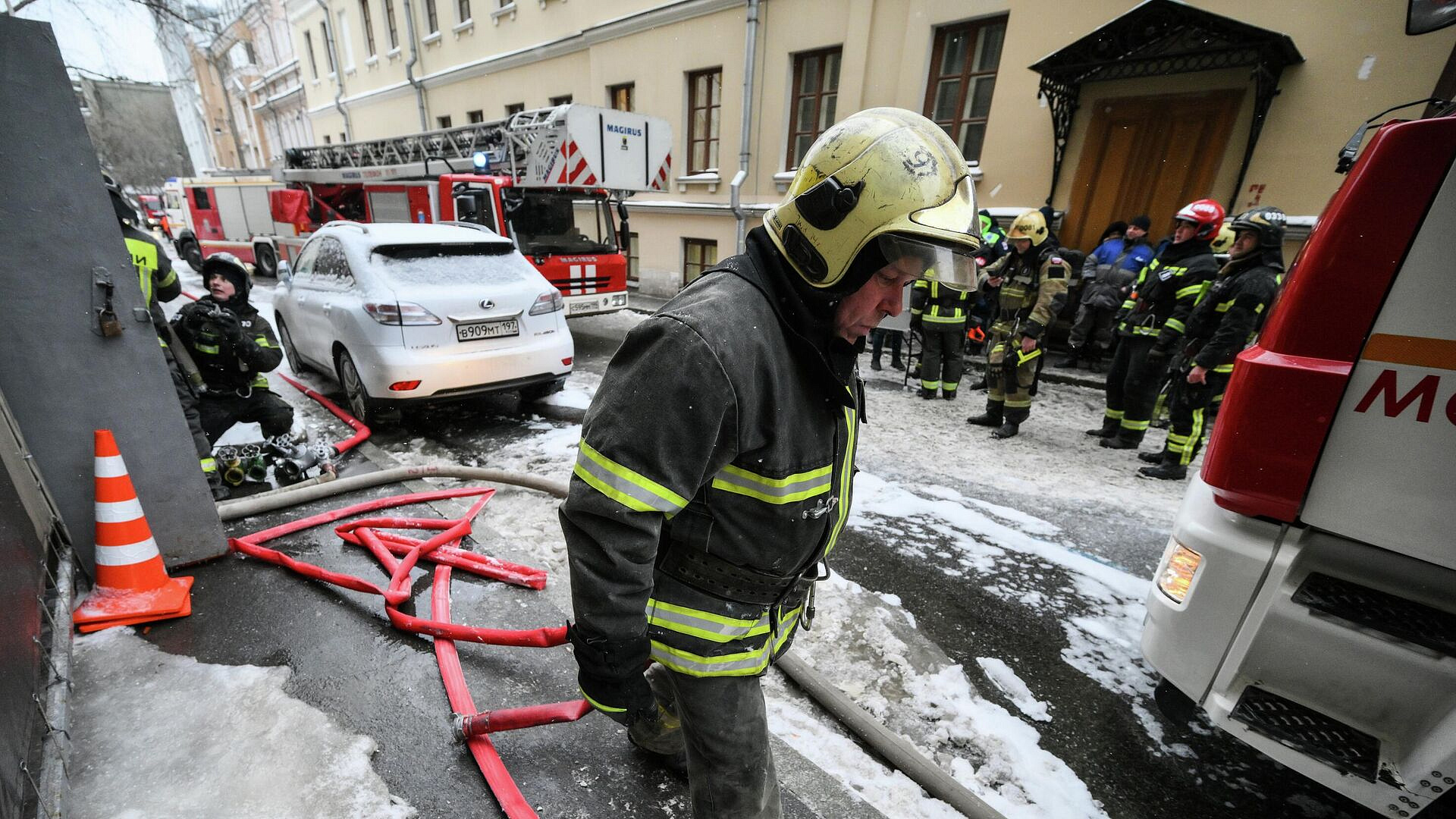 В России с 1 марта будут маркировать спецодежду и СИЗ