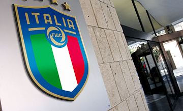Министр спорта Италии попросит главу футбольной федерации уйти в отставку