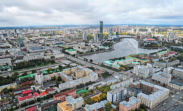 Роспотребнадзор проверит качество воздуха в районе пожара в Екатеринбурге
