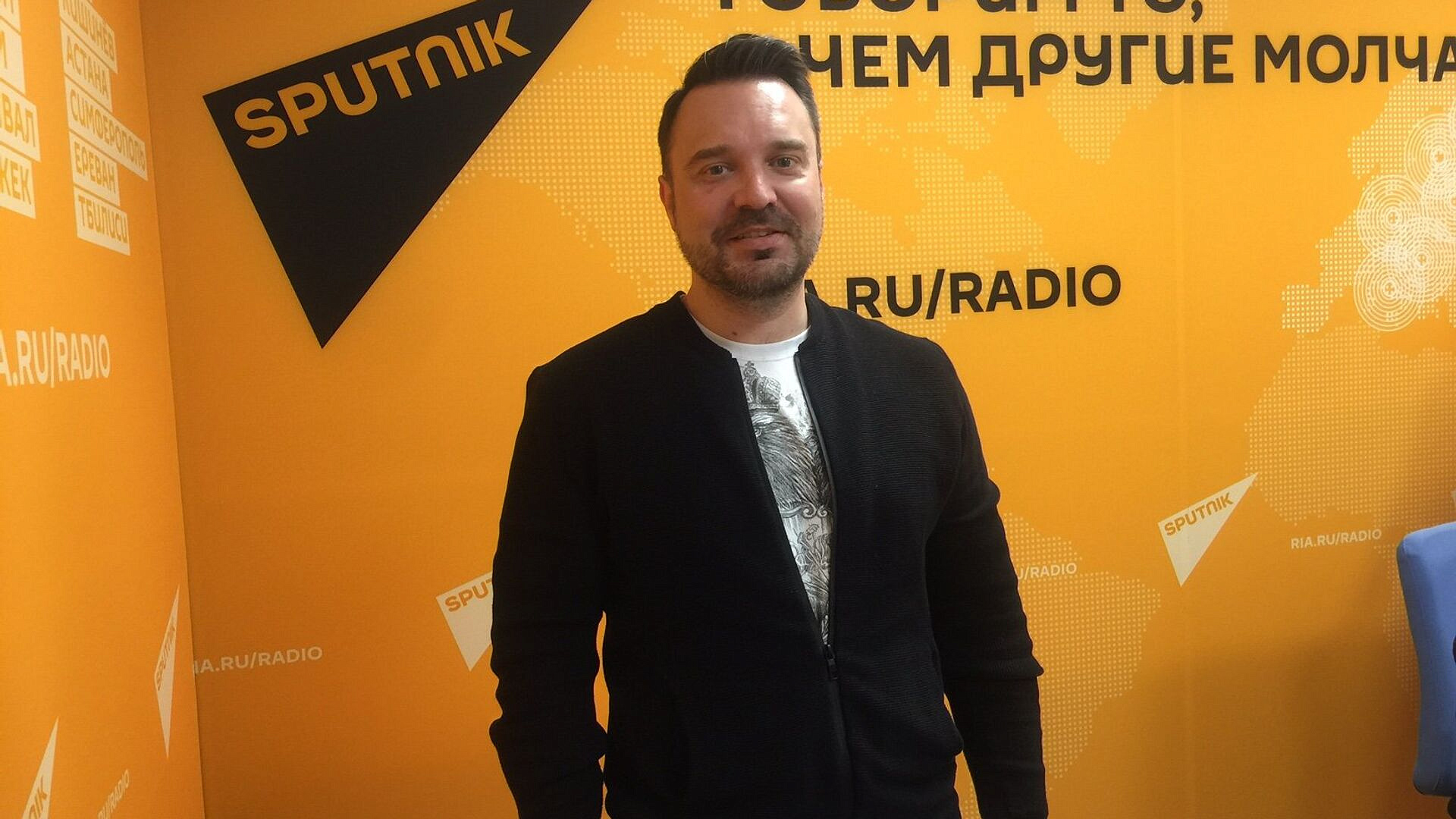 Политолог и журналист Осташко попал под санкции ЕС