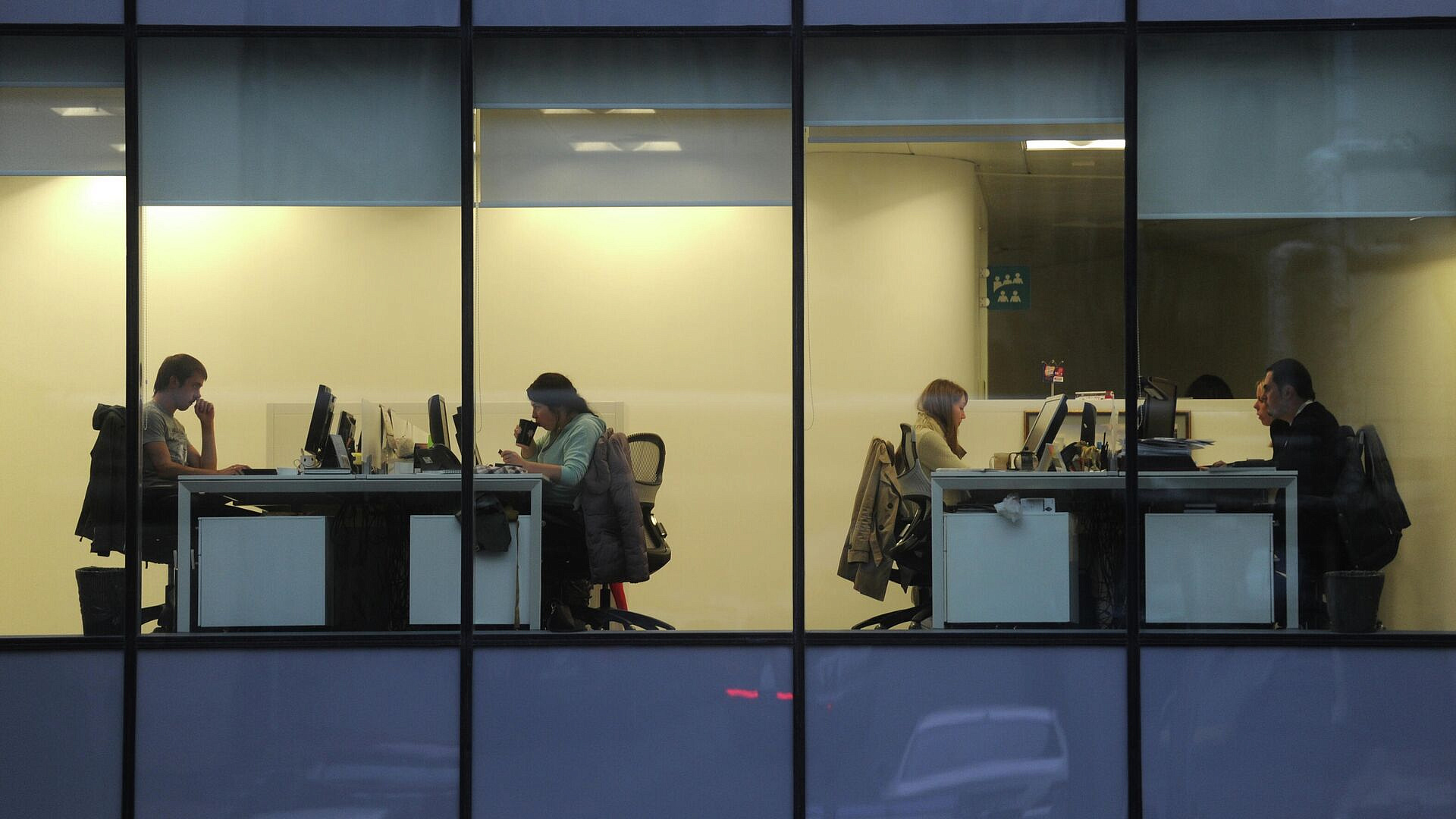 В ЦСР назвали специалистов, для которых невозможна четырехдневная неделя