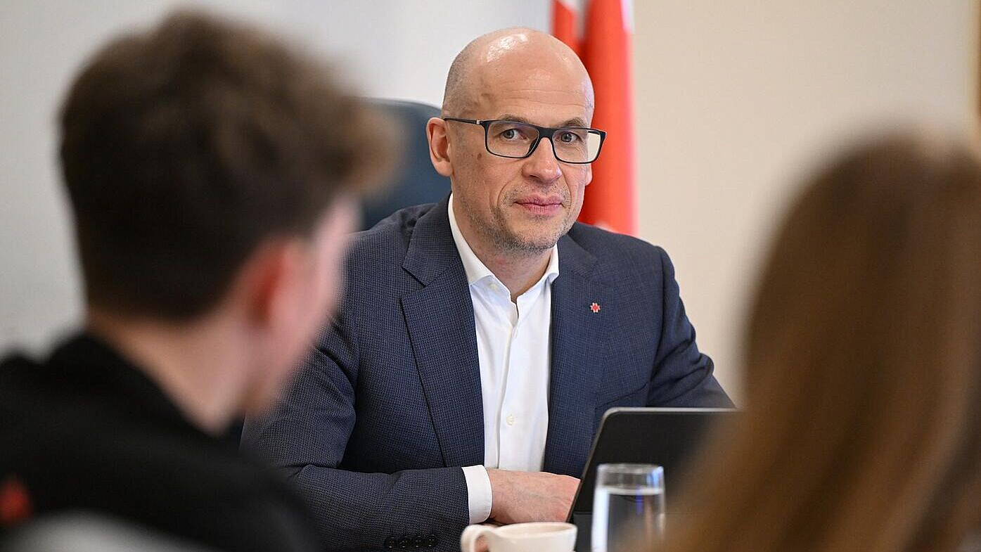 Школьники Удмуртии презентовали главе региона Бречалову IT-проекты