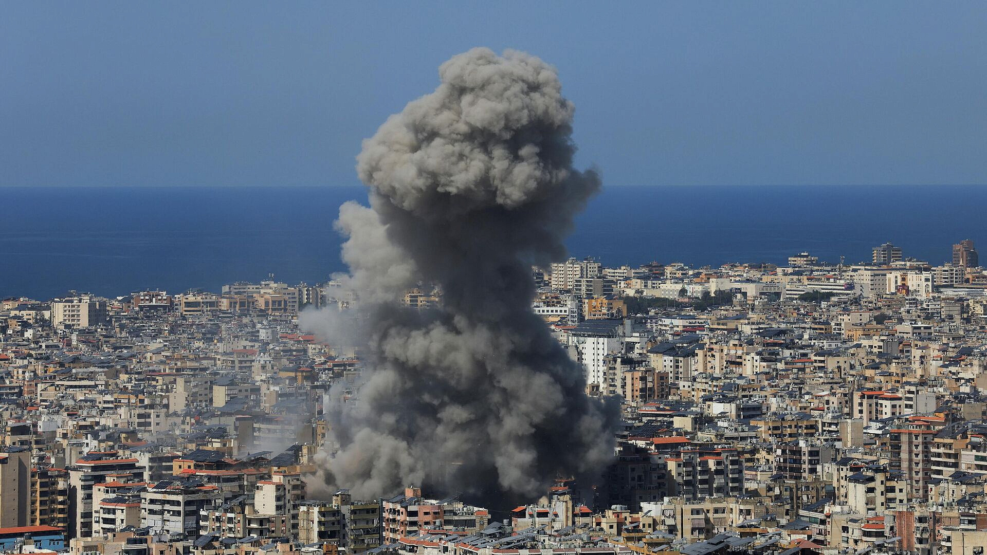 Израиль нанес удар рядом с аэропортом Бейрута