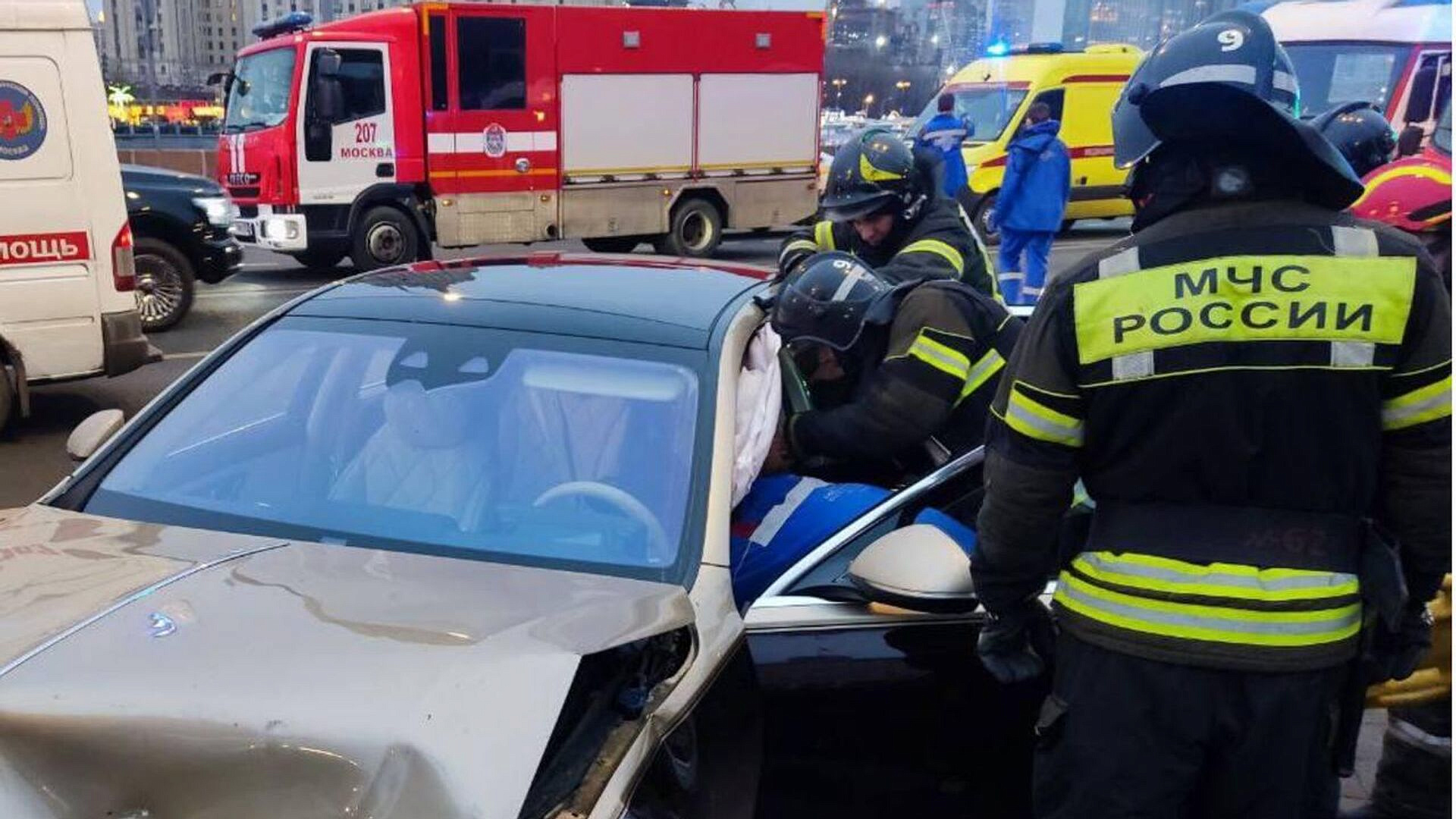 В ДТП с тремя машинами в центре Москвы пострадали пять человек