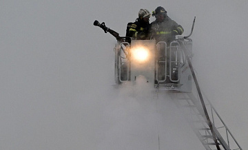 В Петербурге вспыхнул пожар в ангаре