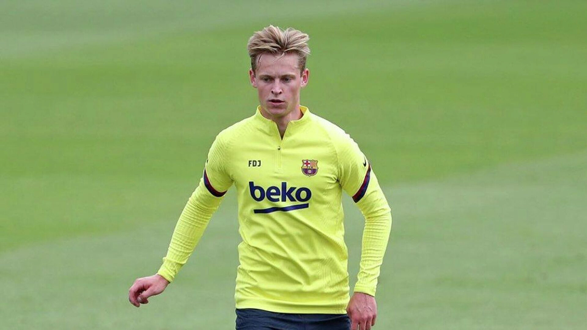 Футболист "Барселоны" де Йонг получил травму на тренировке, пишут СМИ
