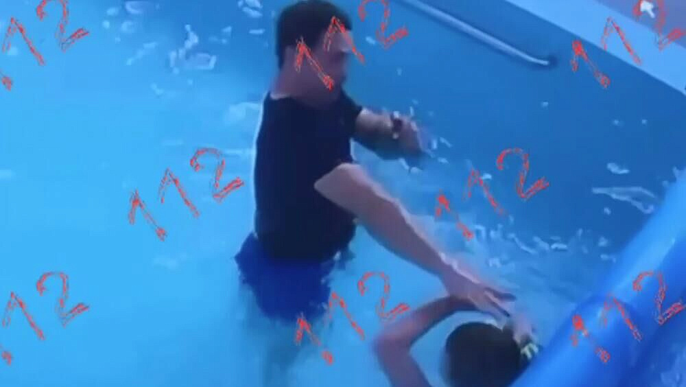 В Москве начали проверку из-за агрессивного поведения тренера в бассейне