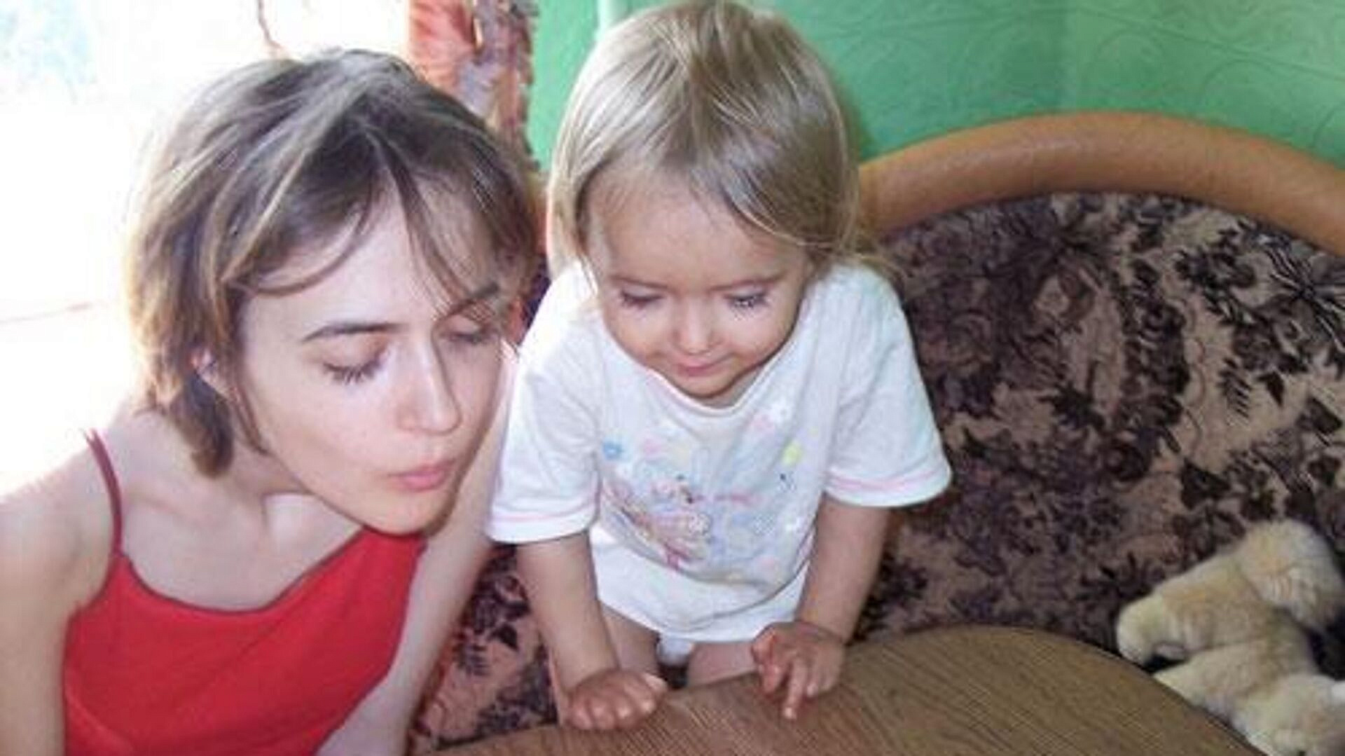 Суд отказал в ДНК-тесте по делу жены главреда "Новой газеты - Европа"*