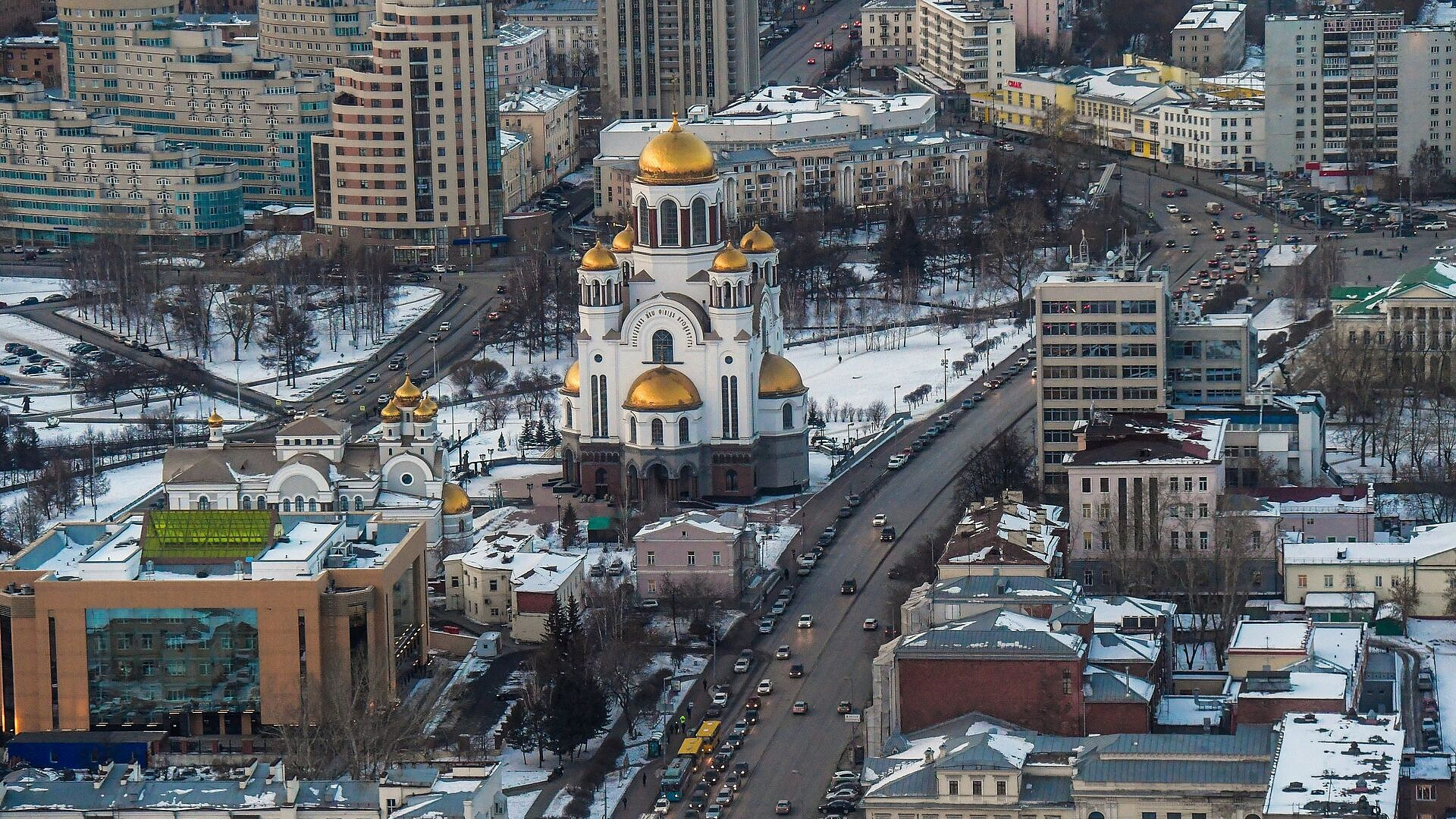 Около электроподстанции в Екатеринбурге произошел хлопок