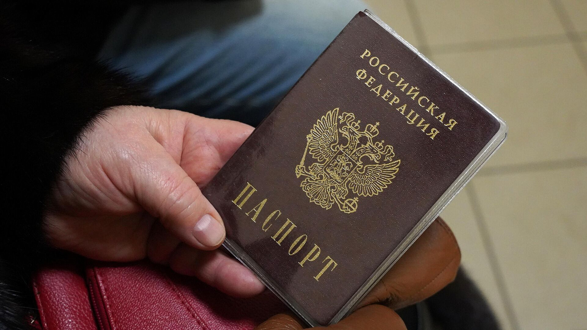 В Абхазии приостановили работу пунктов выдачи российских паспортов