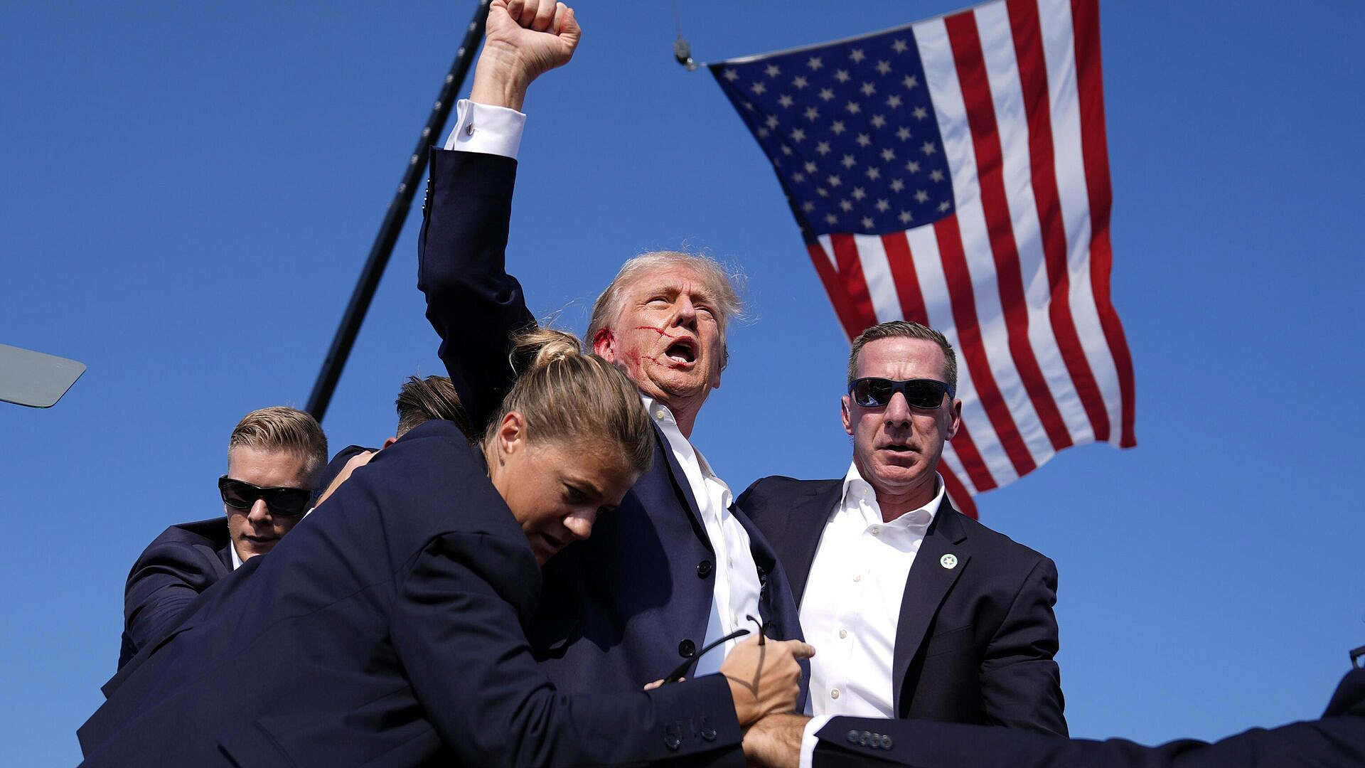 Президент Аргентины осудил стрельбу на митинге Трампа