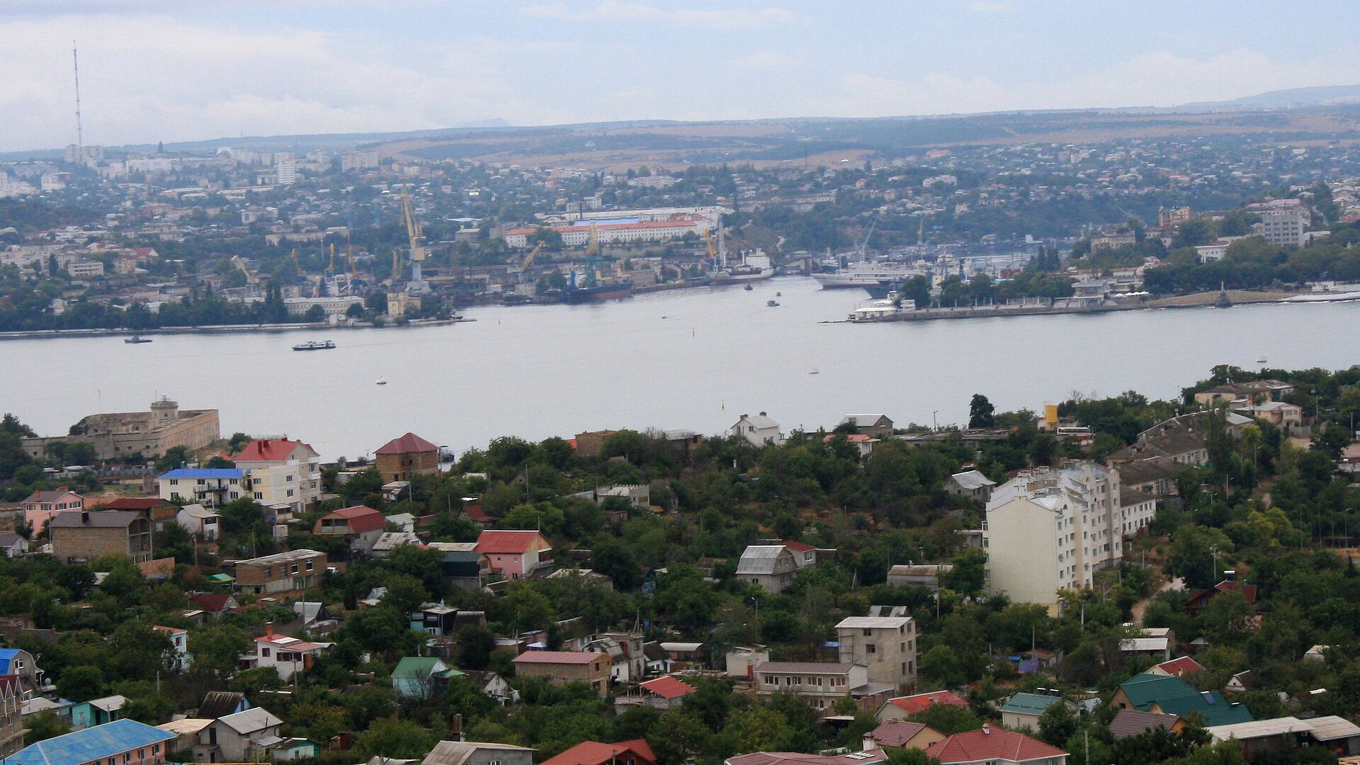 В Крыму снова объявили беспилотную опасность