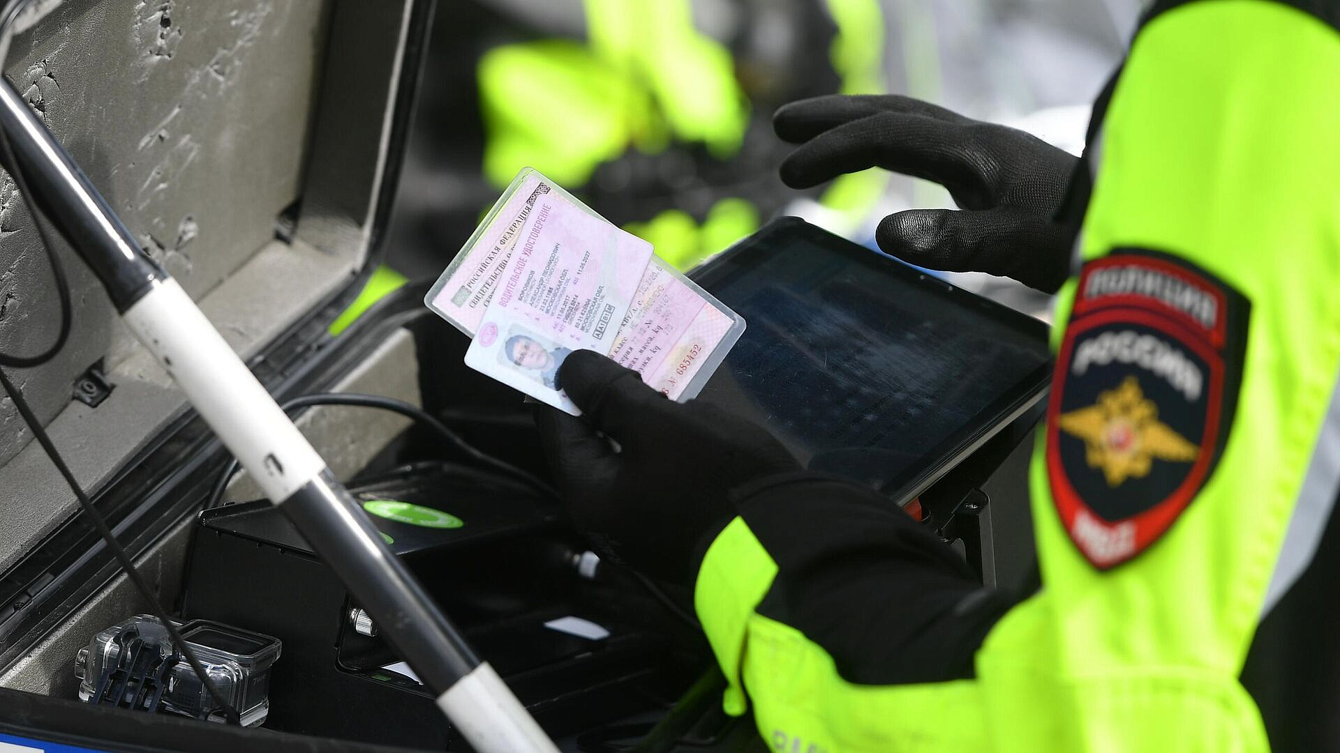 Водителей предупредили о штрафах за езду с просроченными правами