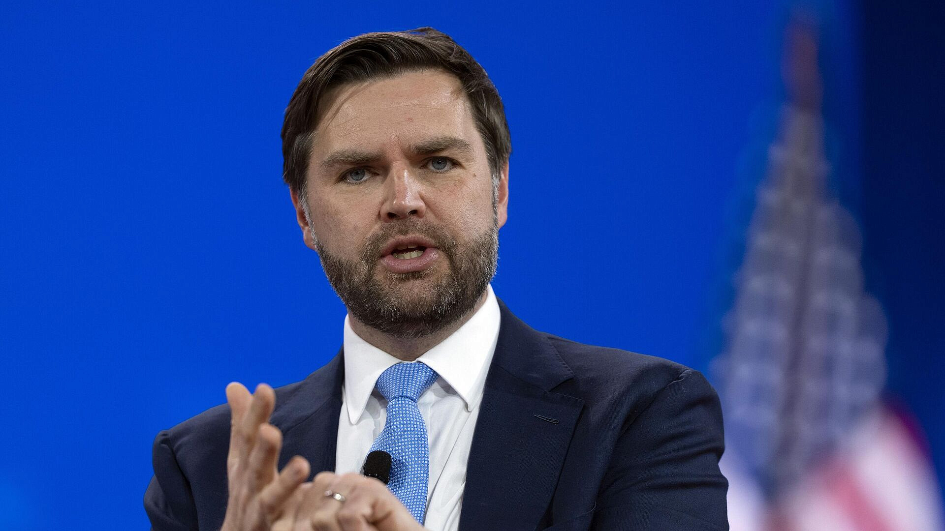 Вэнс заявил, что США предстоит сменить курс в экономике после 40 лет ошибок