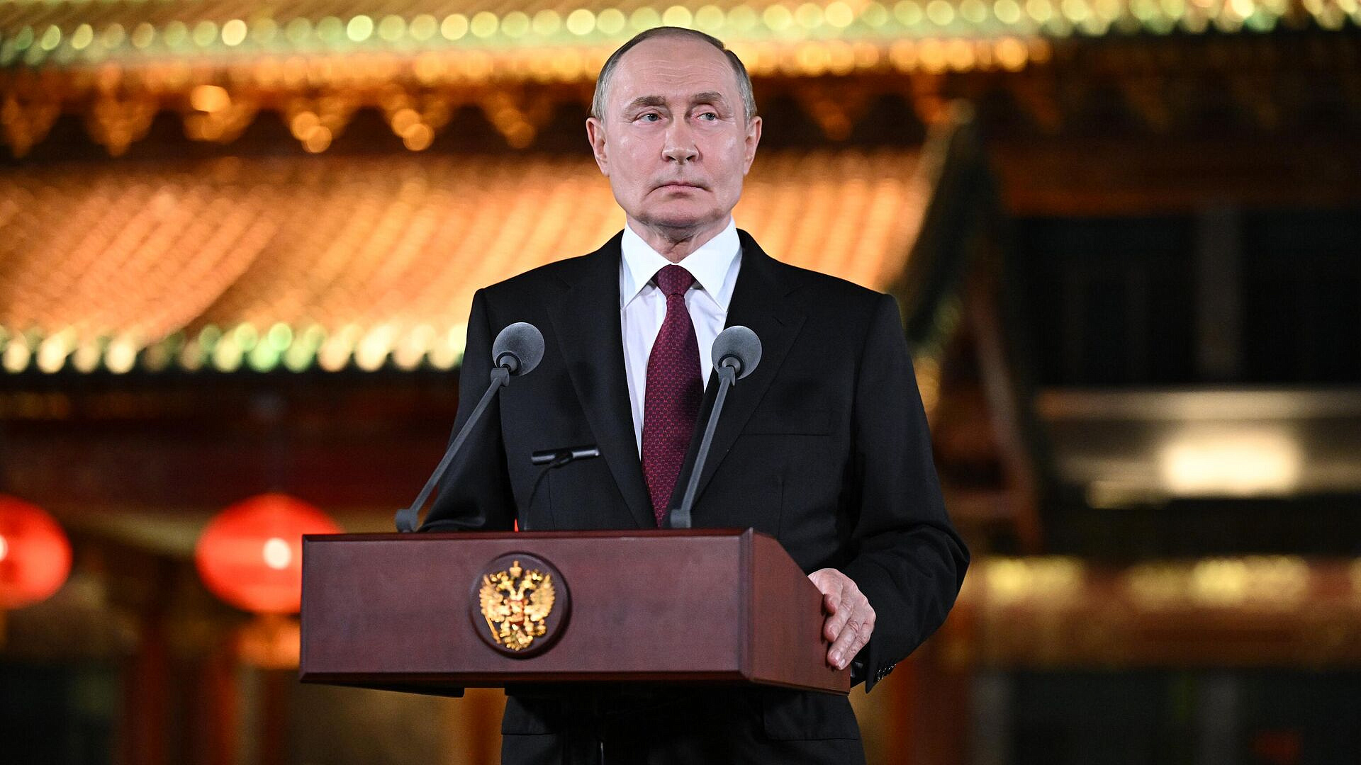 Путин призвал власти Украины провести референдум