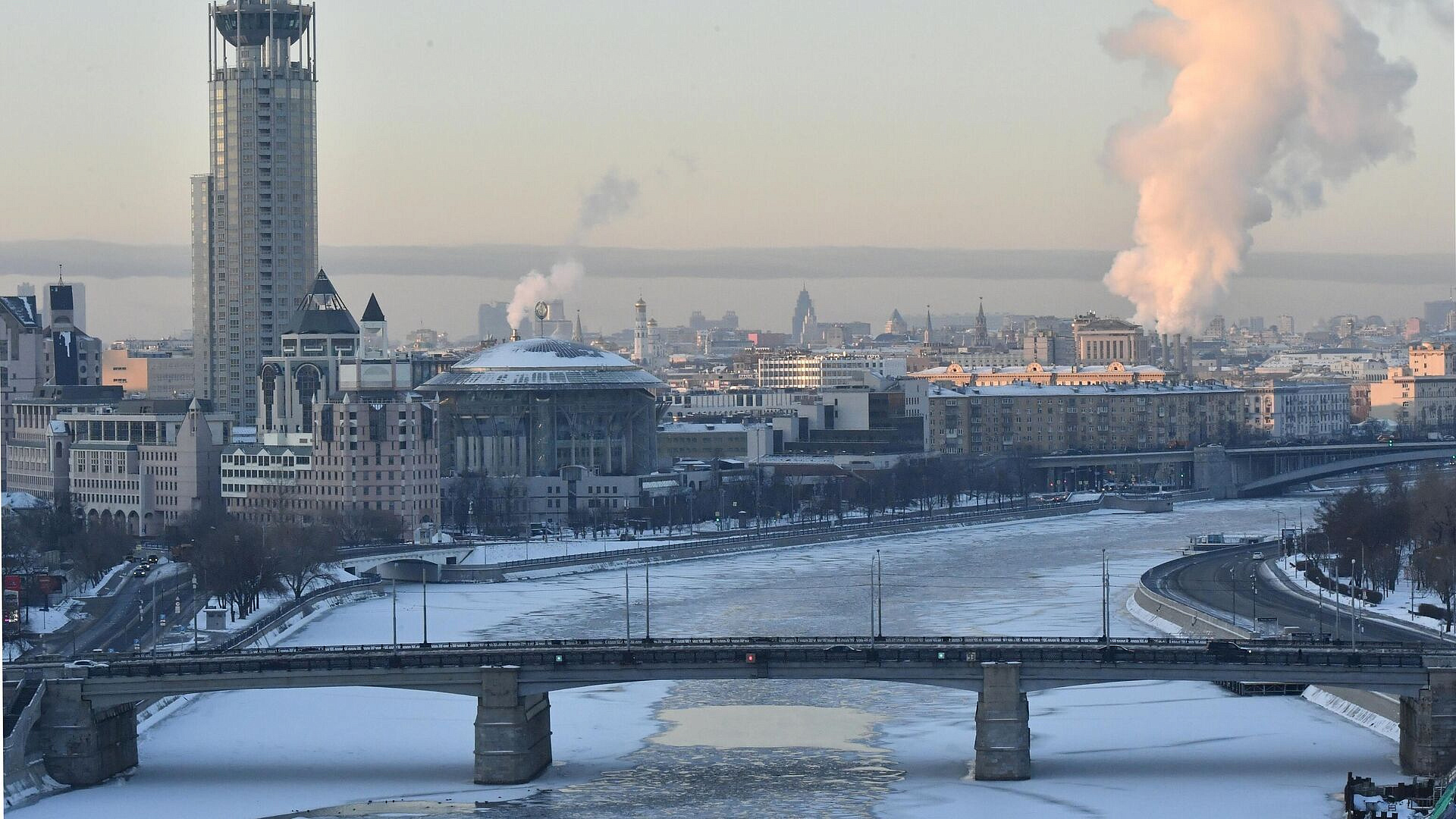 В Москве и области объявили оранжевый уровень погодной опасности