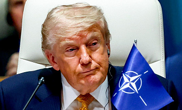 Трамп после визита в Анкару направится на базу американских ВВС в Британии