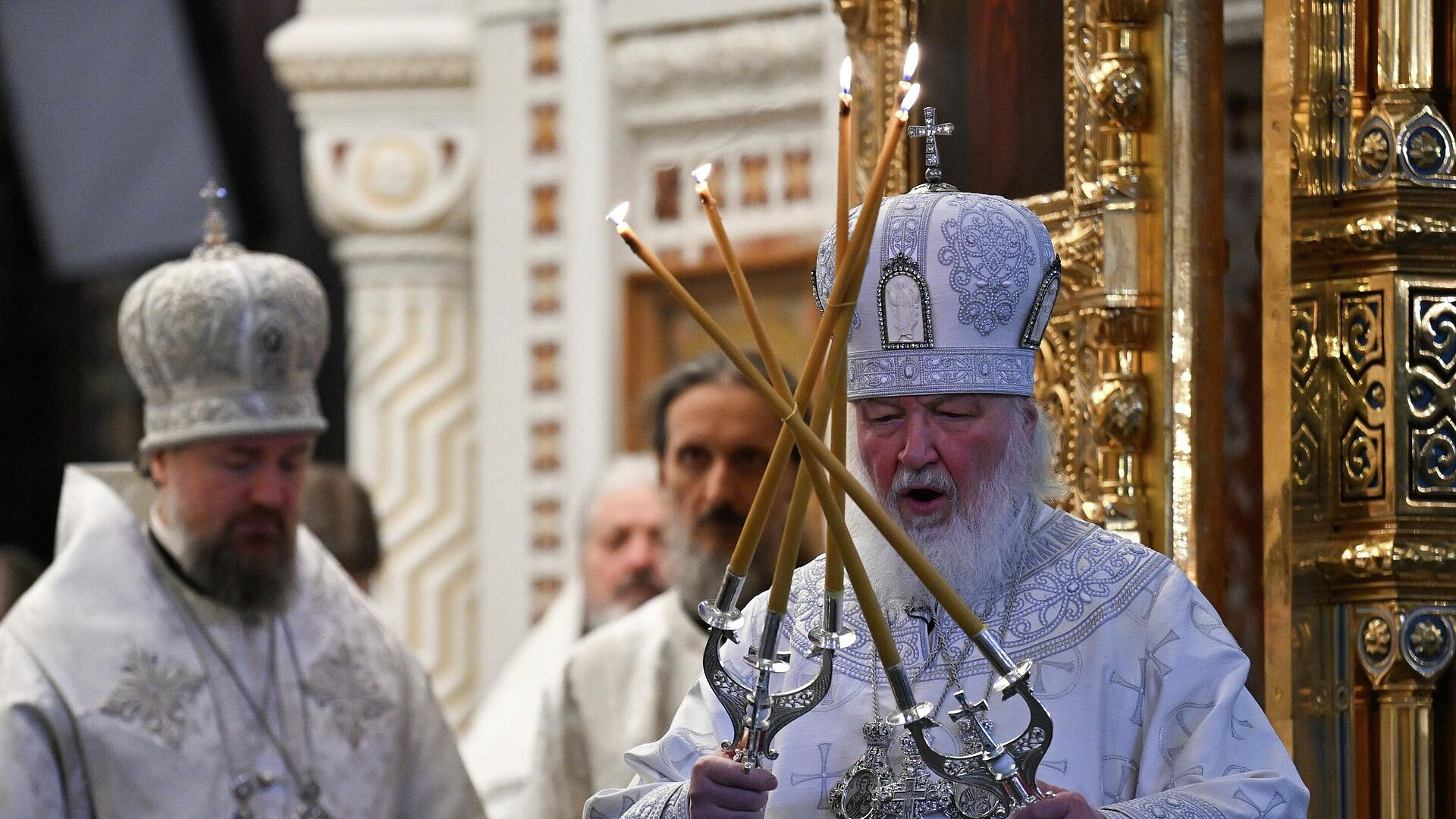 Патриарх Кирилл поздравил верующих с Пасхой