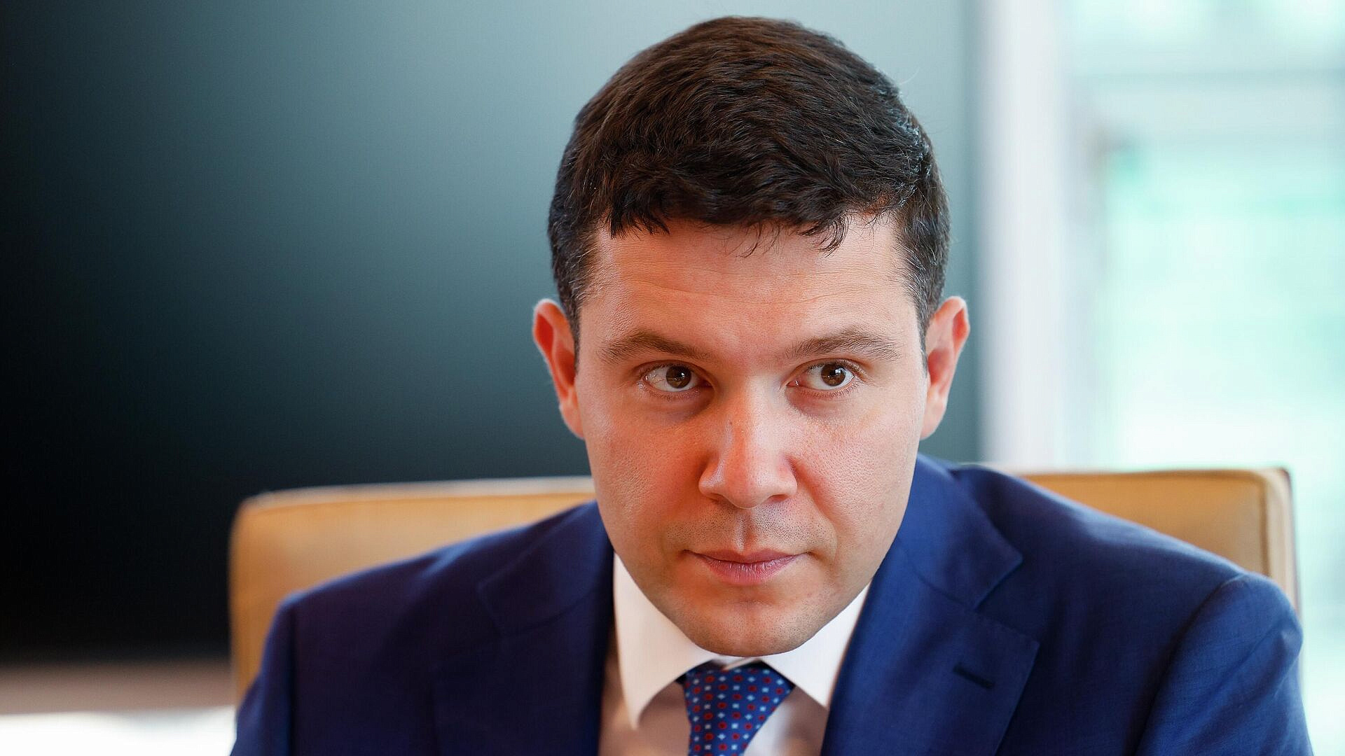 Алиханов раскрыл, в какие страны Россия экспортирует автомобили