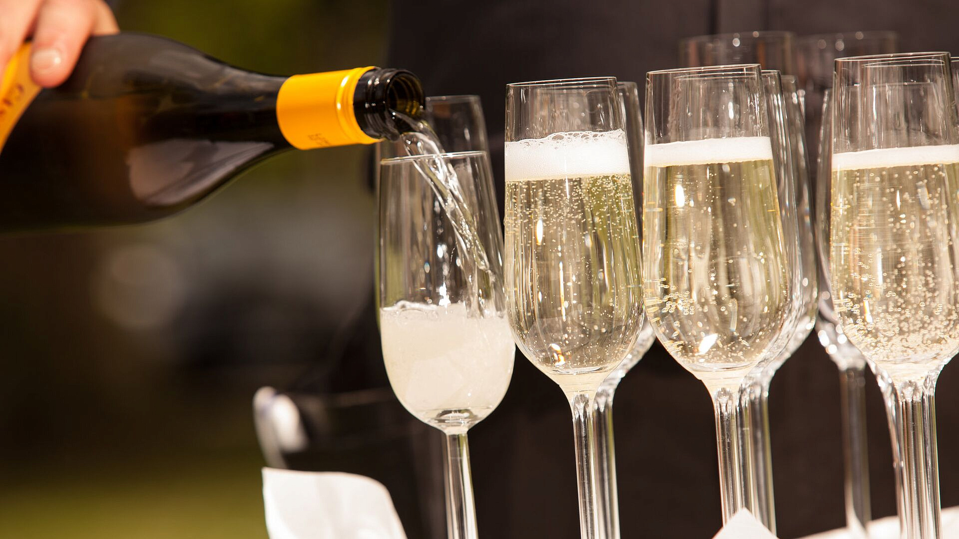 Роскачество рассказало о росте производства игристого в России